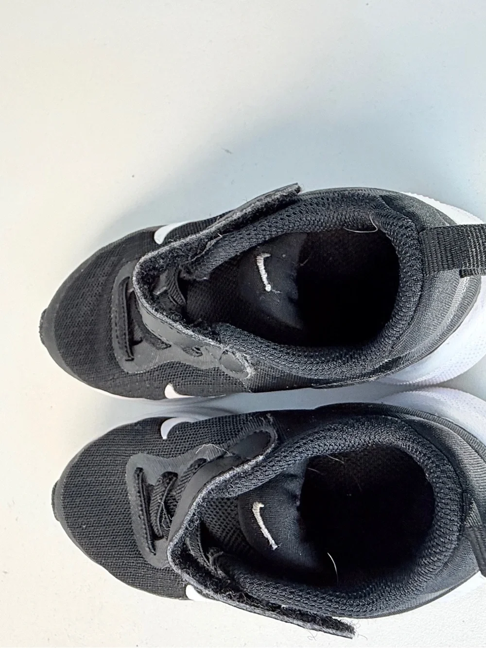 Nike Toddler Running Sneakers Black White Velcro Shoes Size 8C